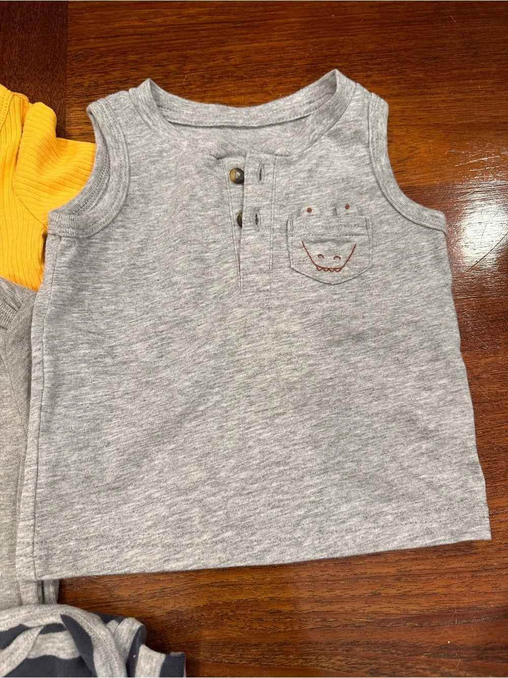 EUC/New Bundle of Baby Boys Onesies and Top, 3-6 Months, Set of 7